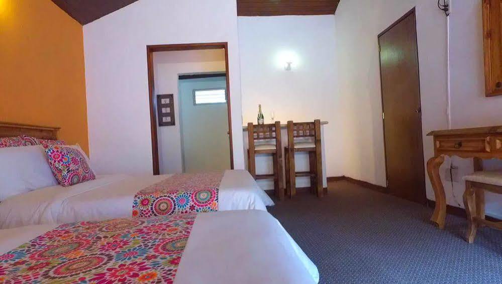 Hotel Chapala Country エクステリア 写真